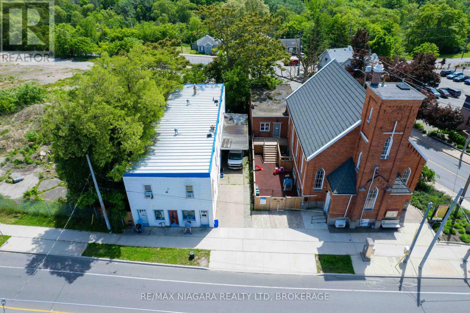 126 Queenston Street Property Photo 3