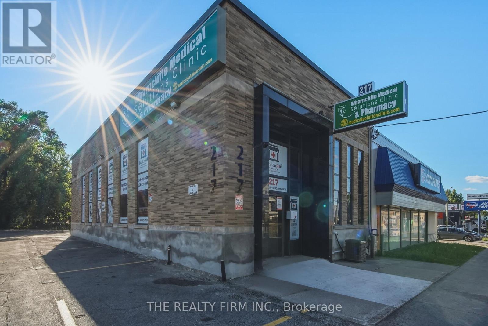 217 WHARNCLIFFE ROAD S Property Photo 1
