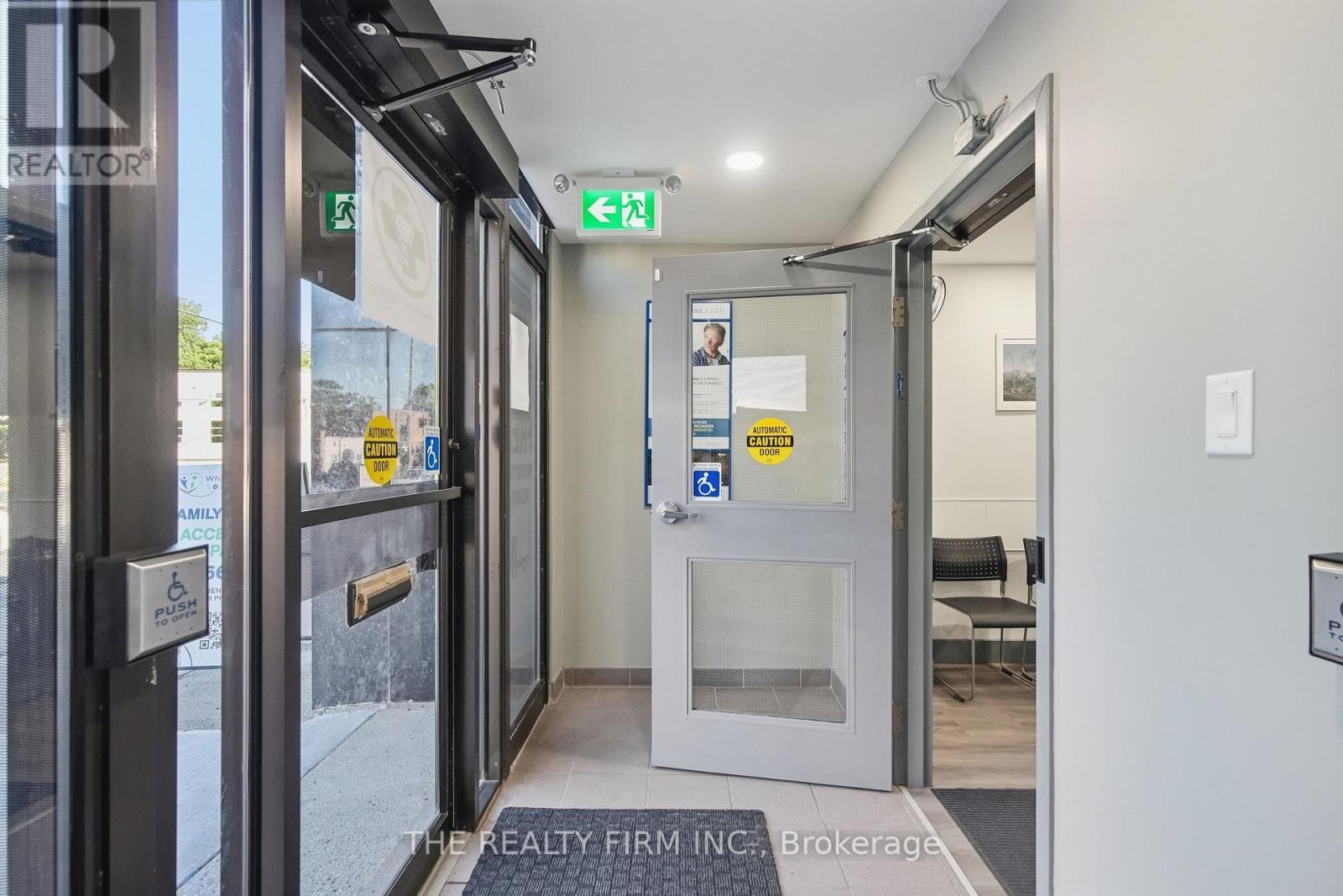 217 Wharncliffe Road S Property Photo 7