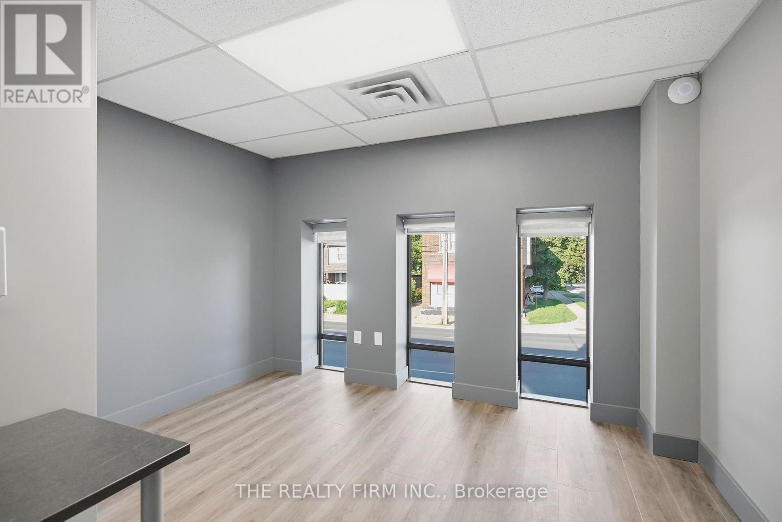 217 Wharncliffe Road S Property Photo 13