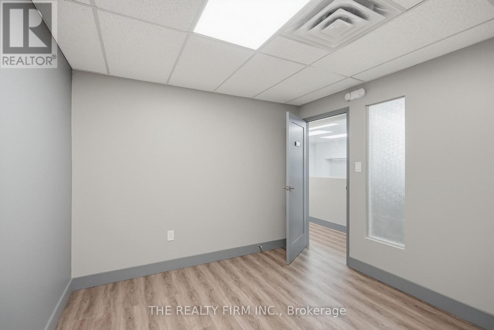 217 Wharncliffe Road S Property Photo 17