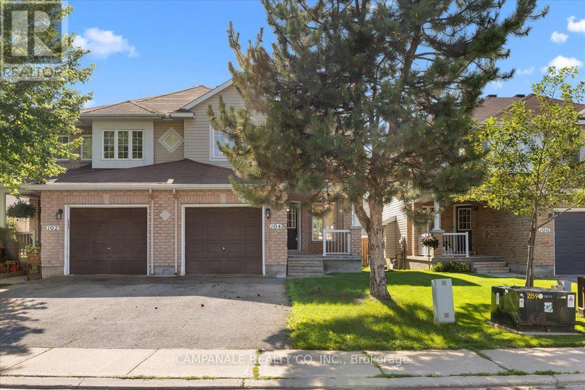 104 Wolff Crescent Property Photo 1