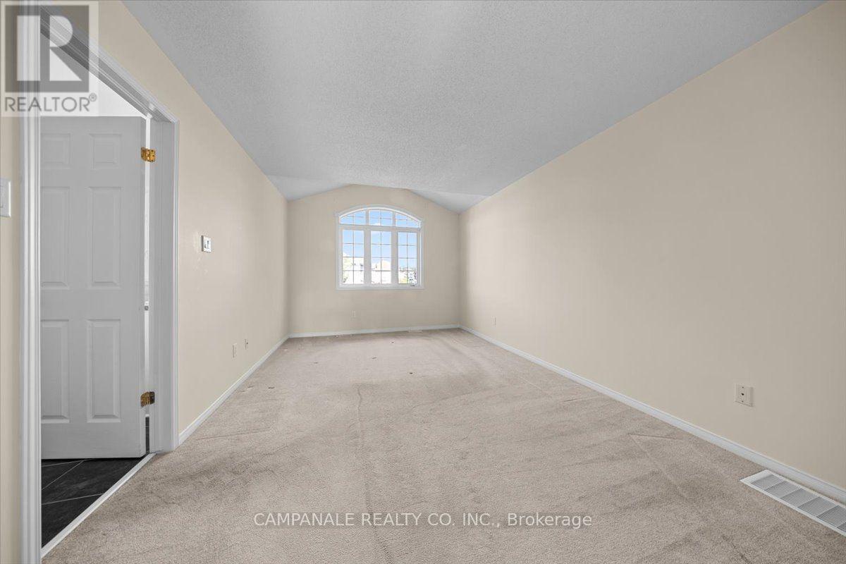 104 Wolff Crescent Property Photo 17