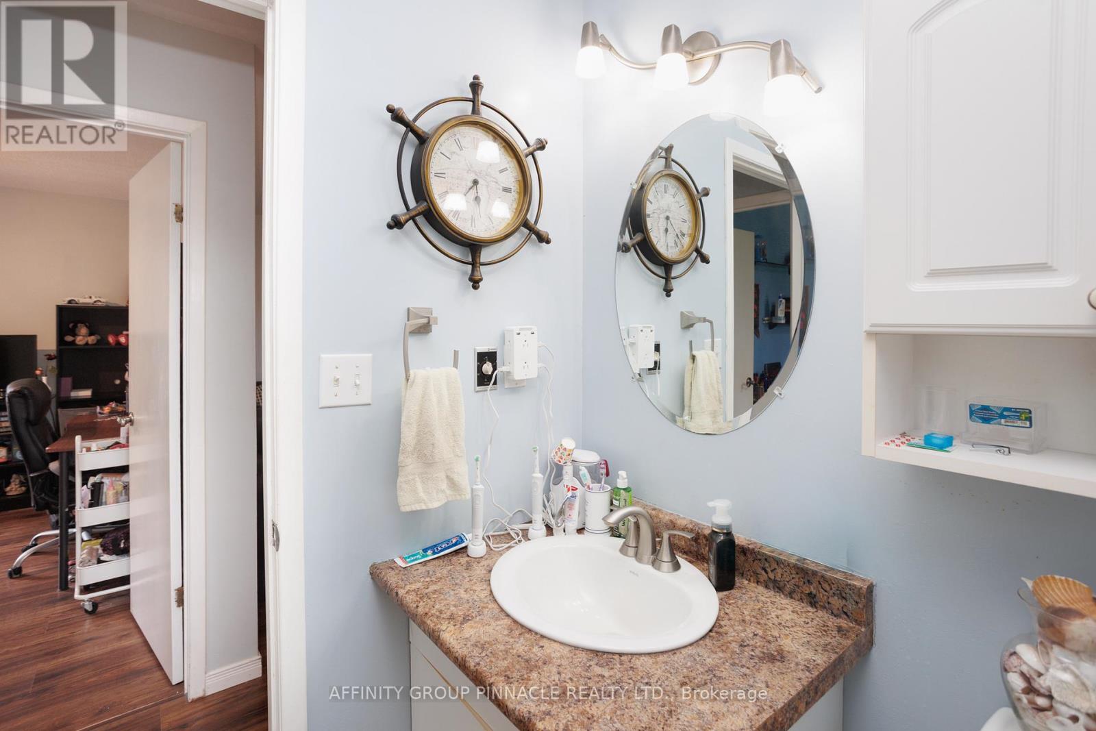 7 Hawk Street Property Photo 16