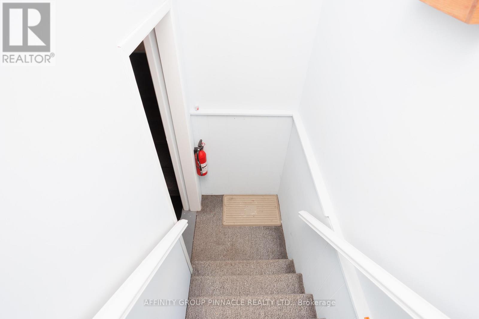 7 Hawk Street Property Photo 19