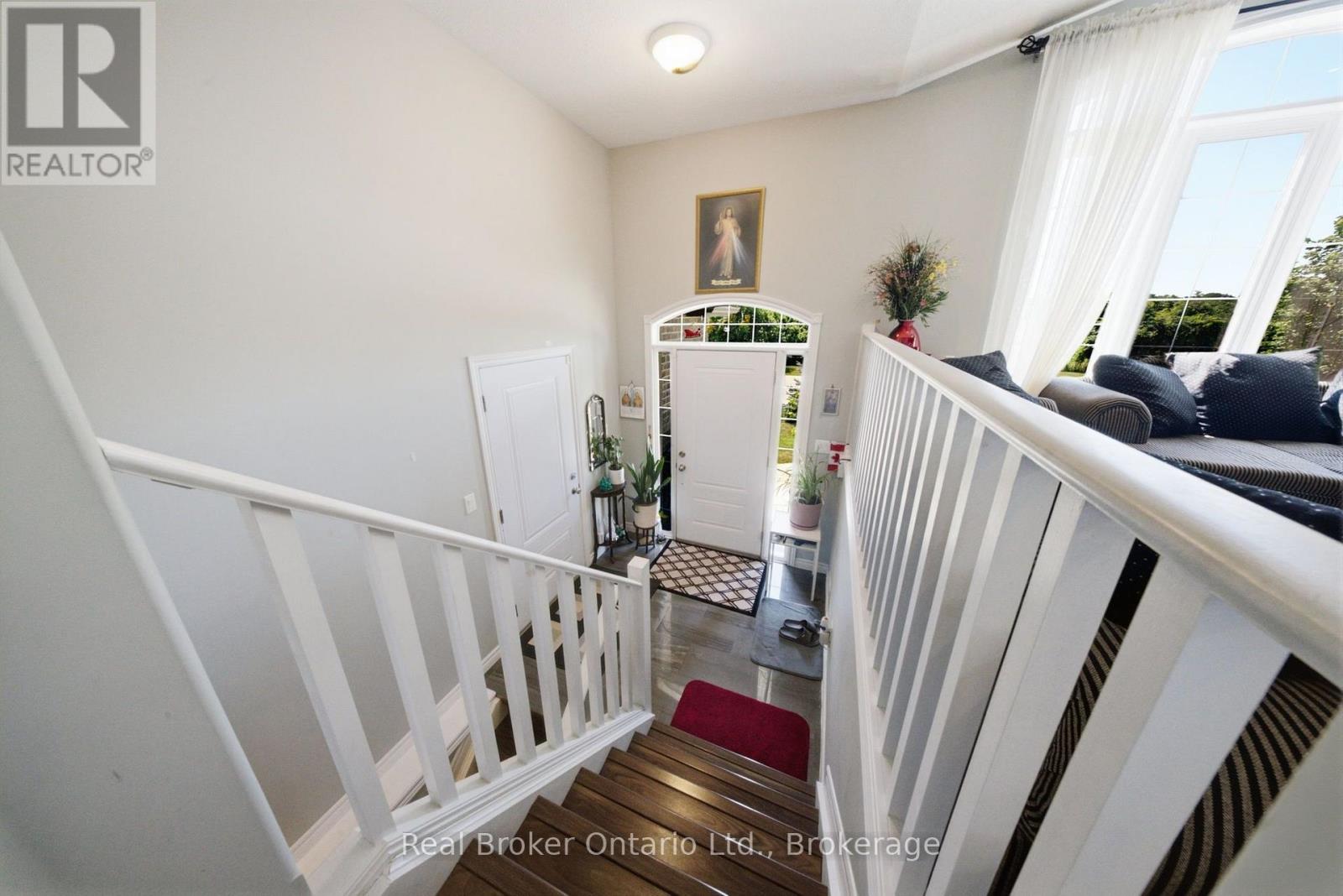 360 Dover Avenue Property Photo 5