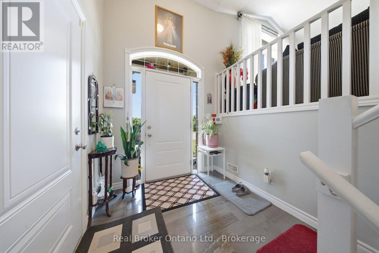 360 Dover Avenue Property Photo 6