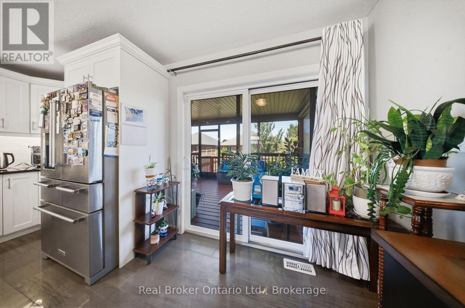 360 Dover Avenue Property Photo 16