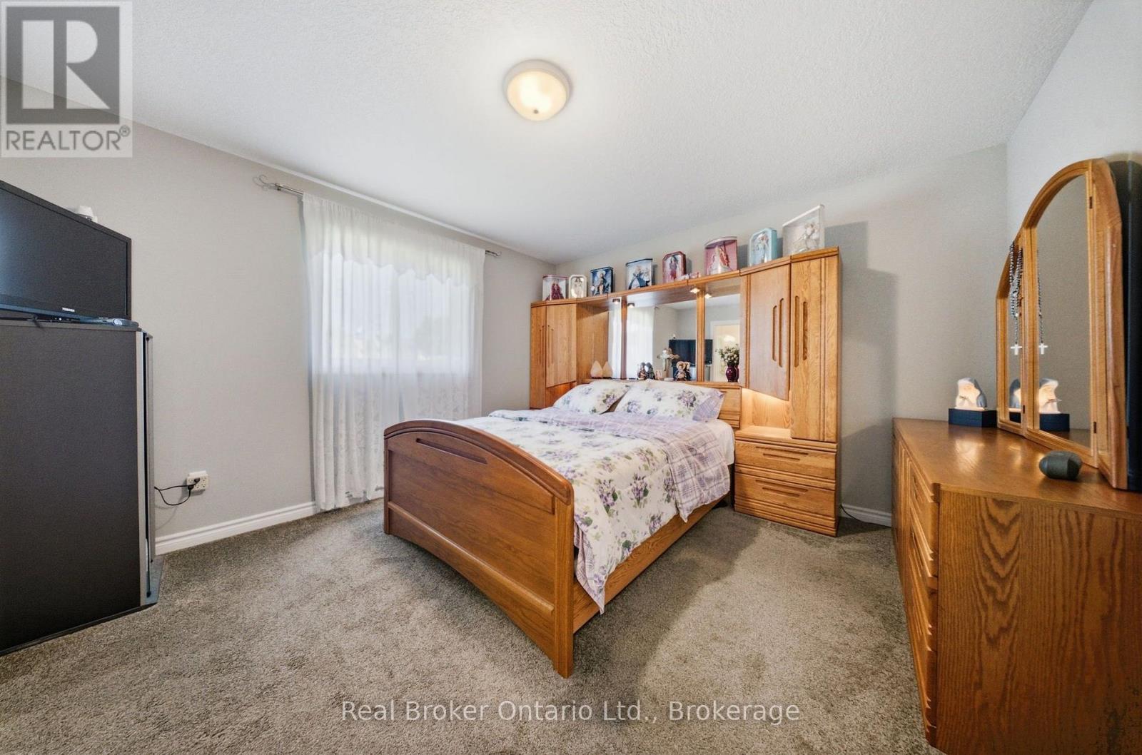 360 Dover Avenue Property Photo 18