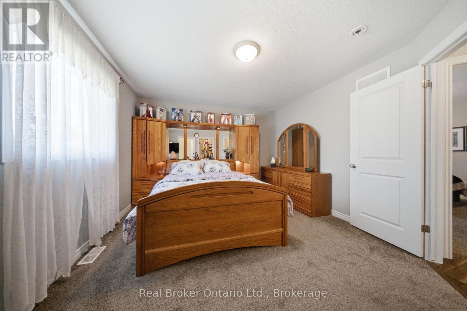 360 Dover Avenue Property Photo 20