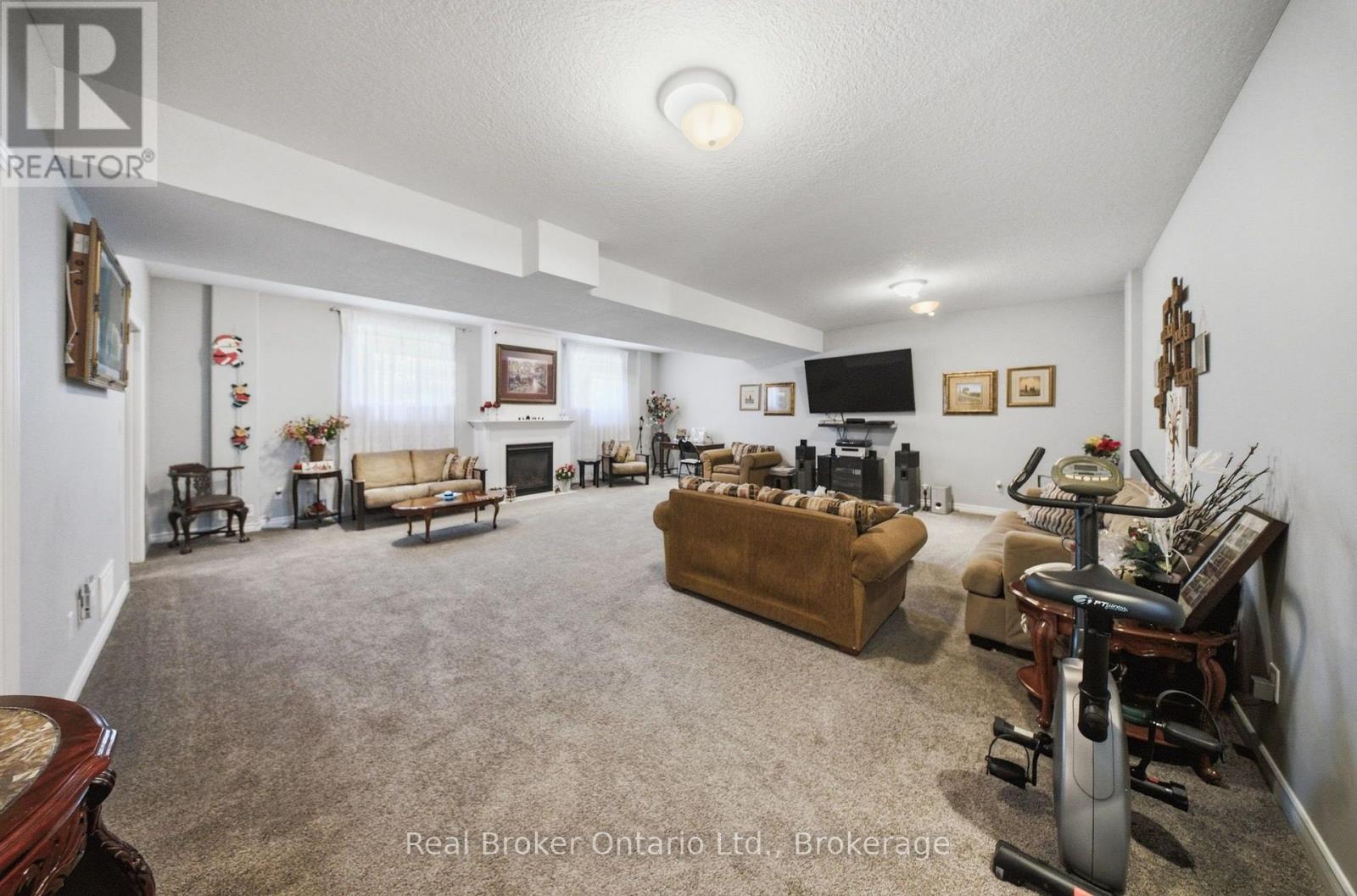 360 Dover Avenue Property Photo 23
