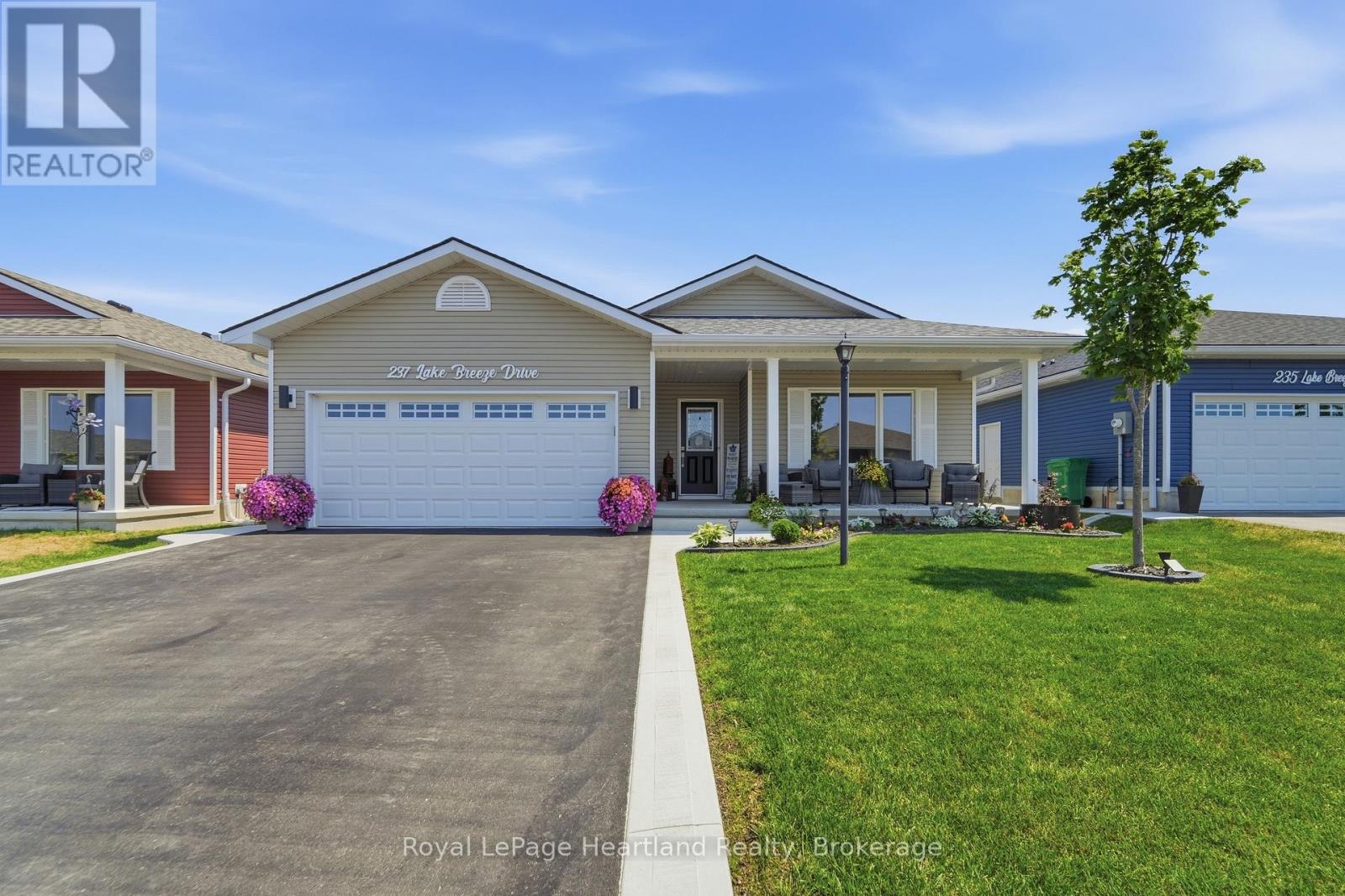 237 Lake Breeze Drive Property Photo 1