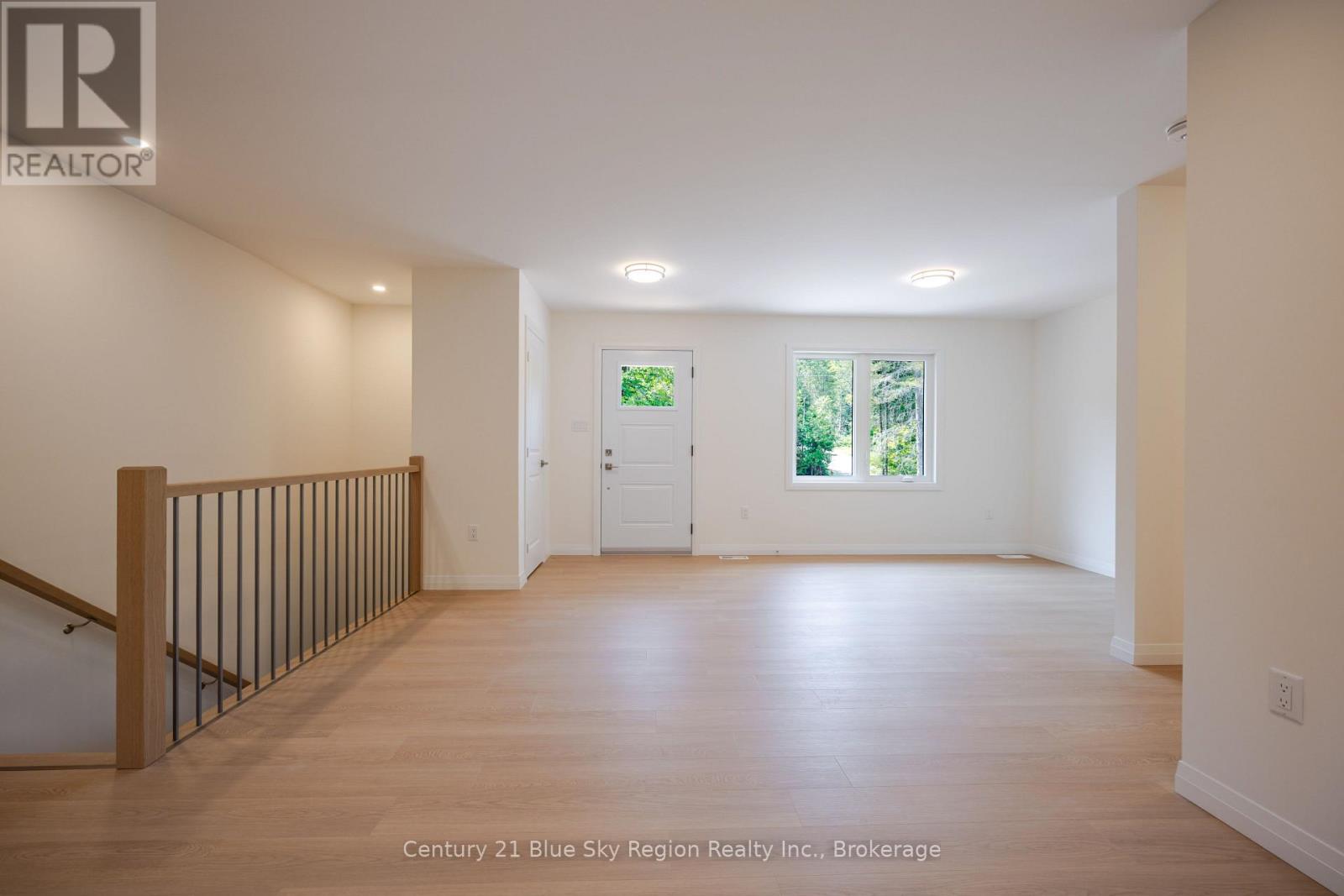 112 Riverside Drive Property Photo 5