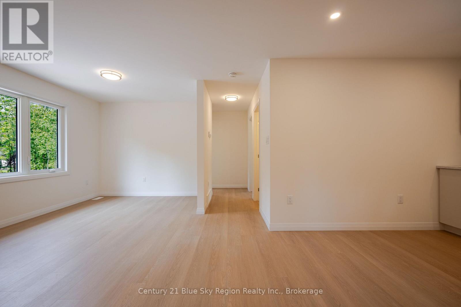 112 Riverside Drive Property Photo 6
