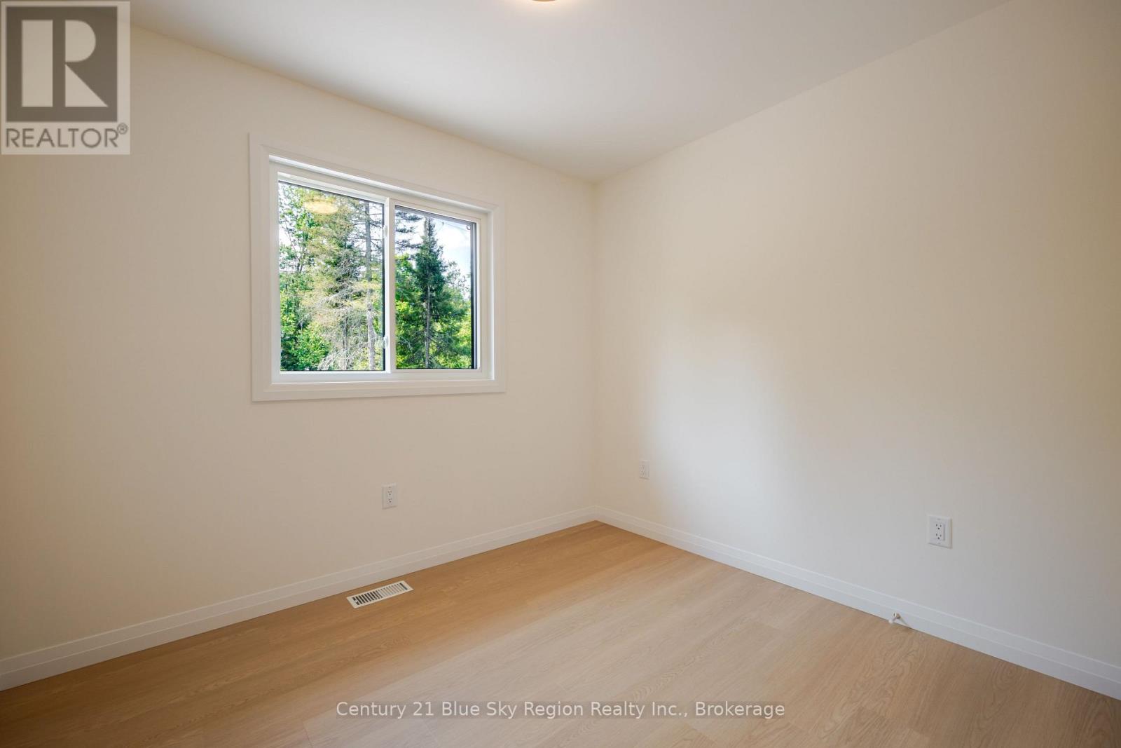 112 Riverside Drive Property Photo 12