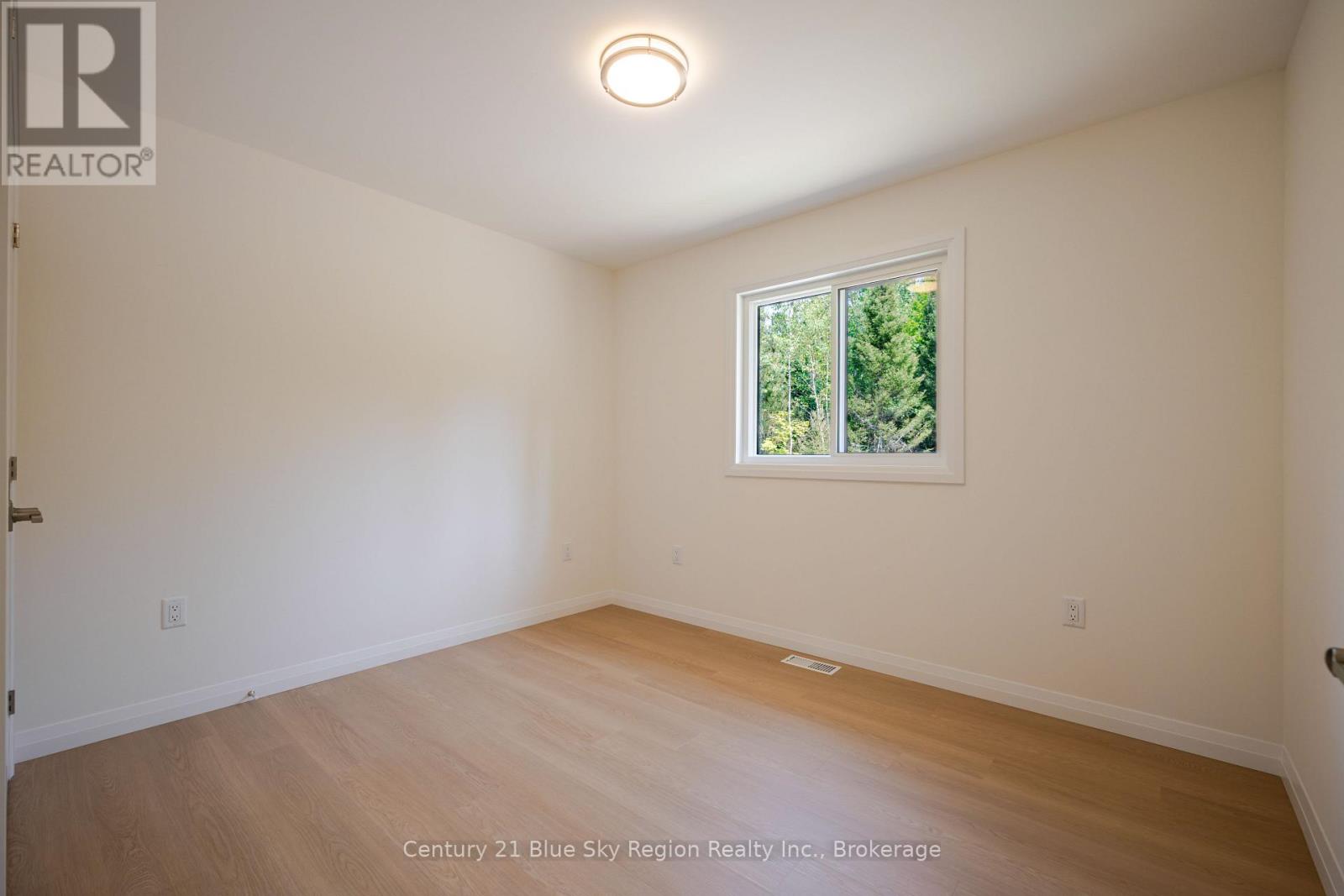 112 Riverside Drive Property Photo 15