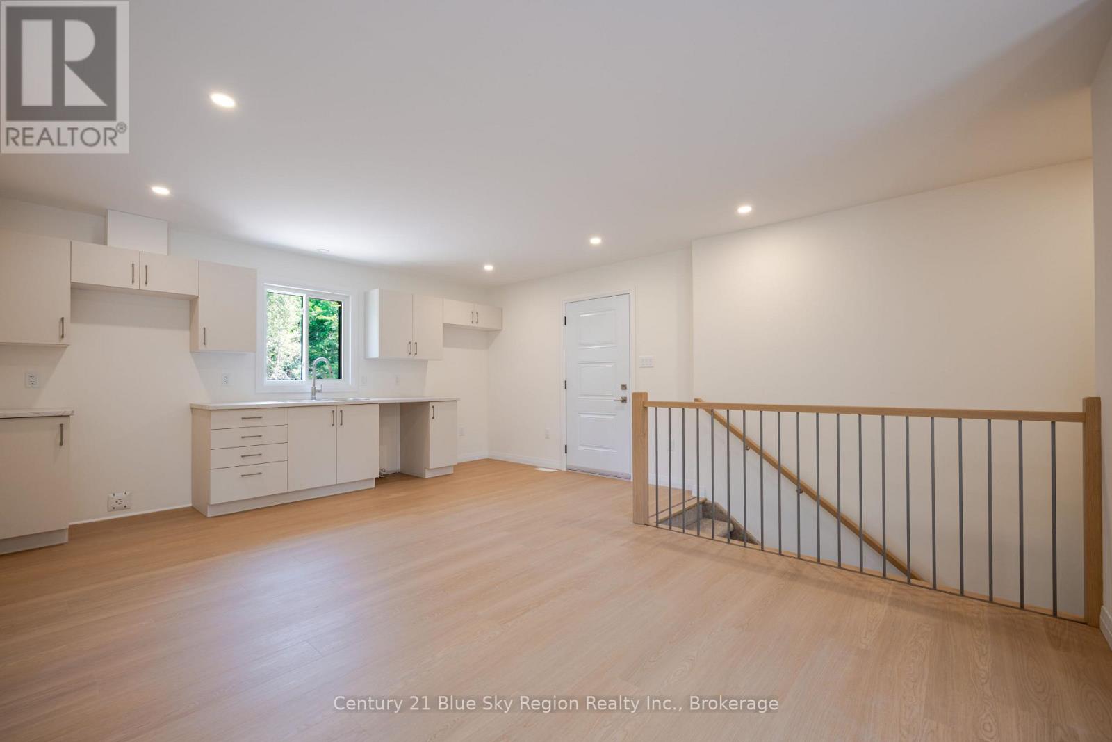 112 Riverside Drive Property Photo 19