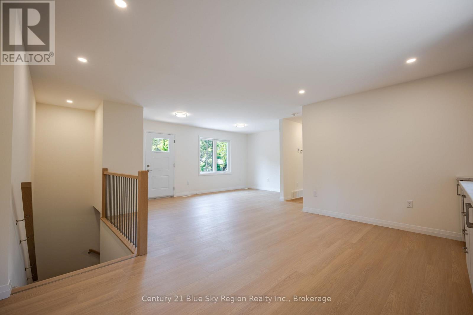 112 Riverside Drive Property Photo 21