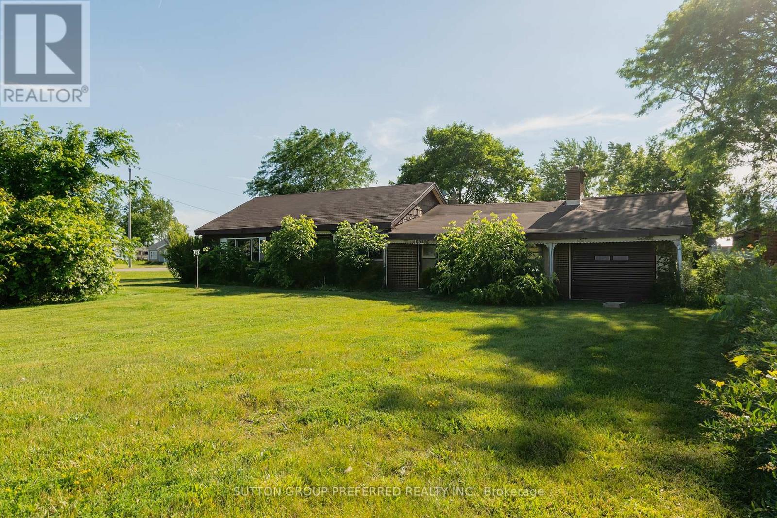5085 Wellington Road S Property Photo 1