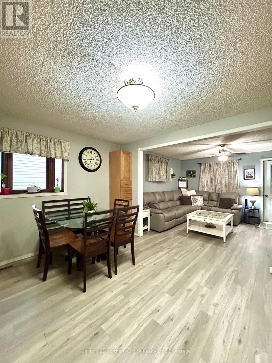 554 Elm Avenue Property Photo 2