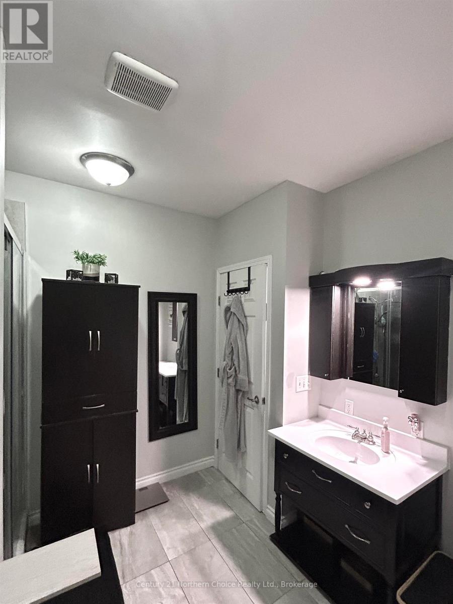 554 Elm Avenue Property Photo 11