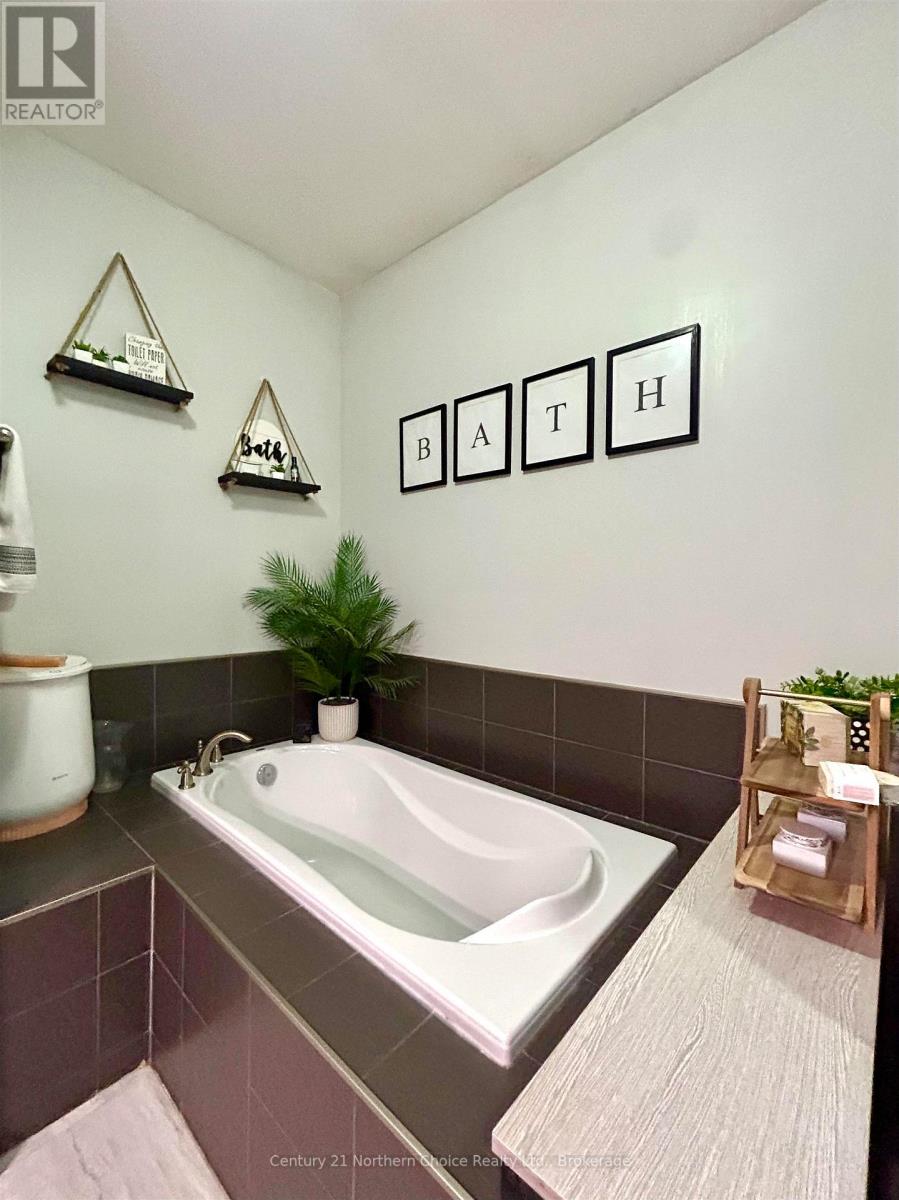 554 Elm Avenue Property Photo 12