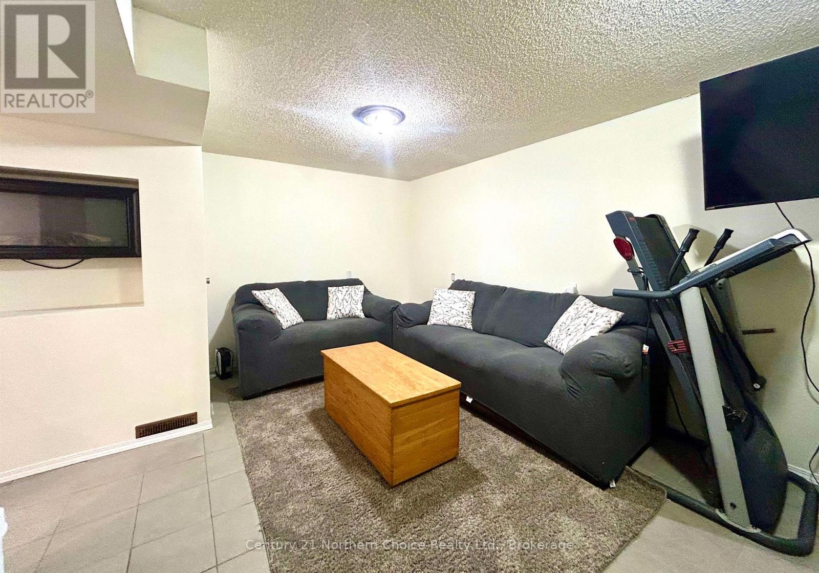 554 Elm Avenue Property Photo 17