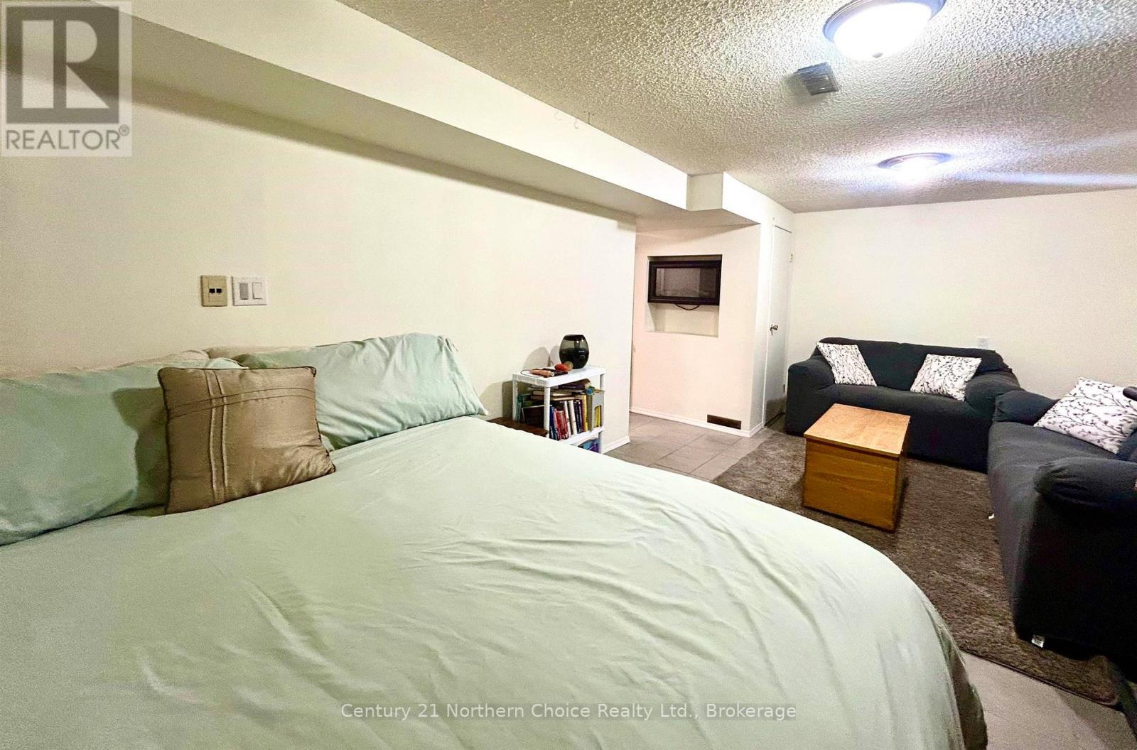 554 Elm Avenue Property Photo 18