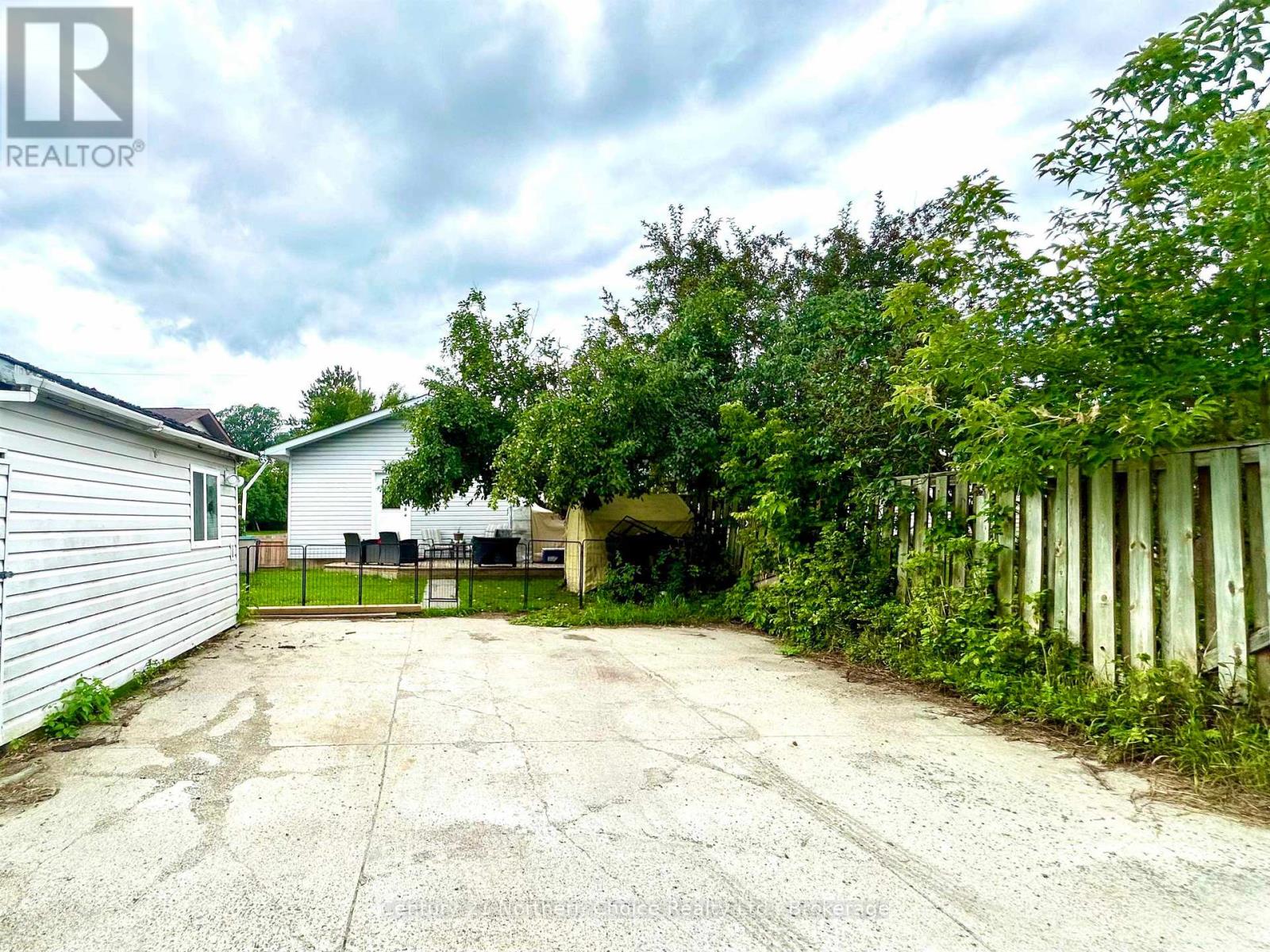 554 Elm Avenue Property Photo 23