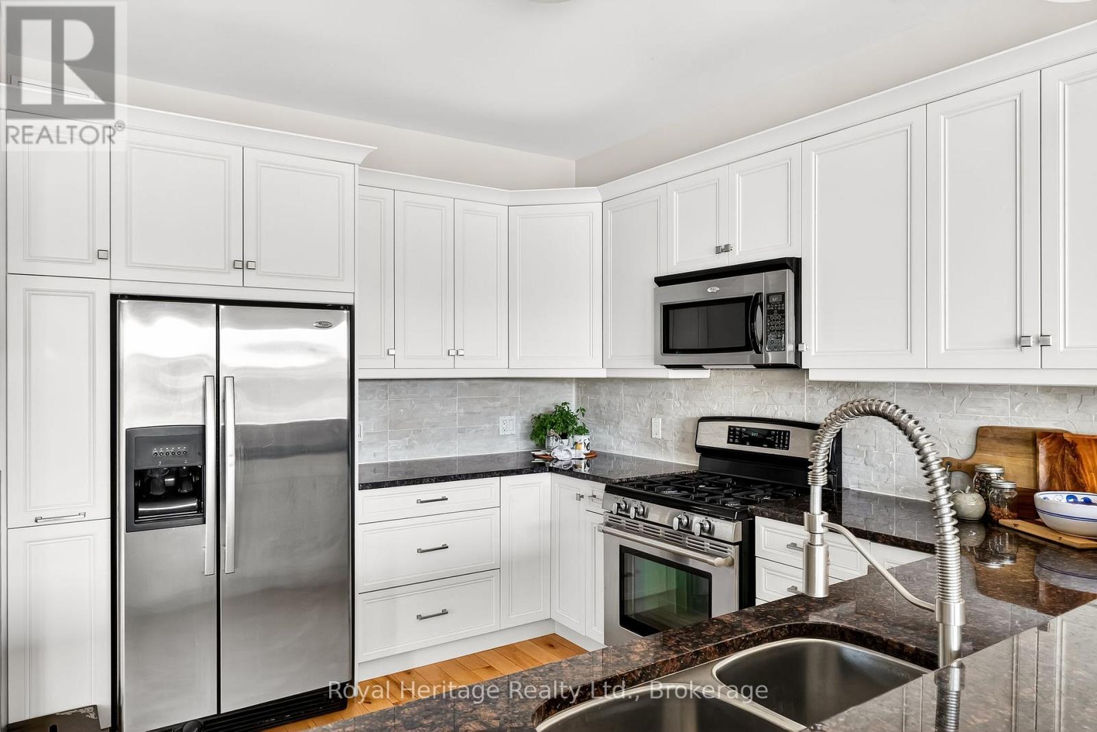 32 Edgewater Drive Property Photo 11