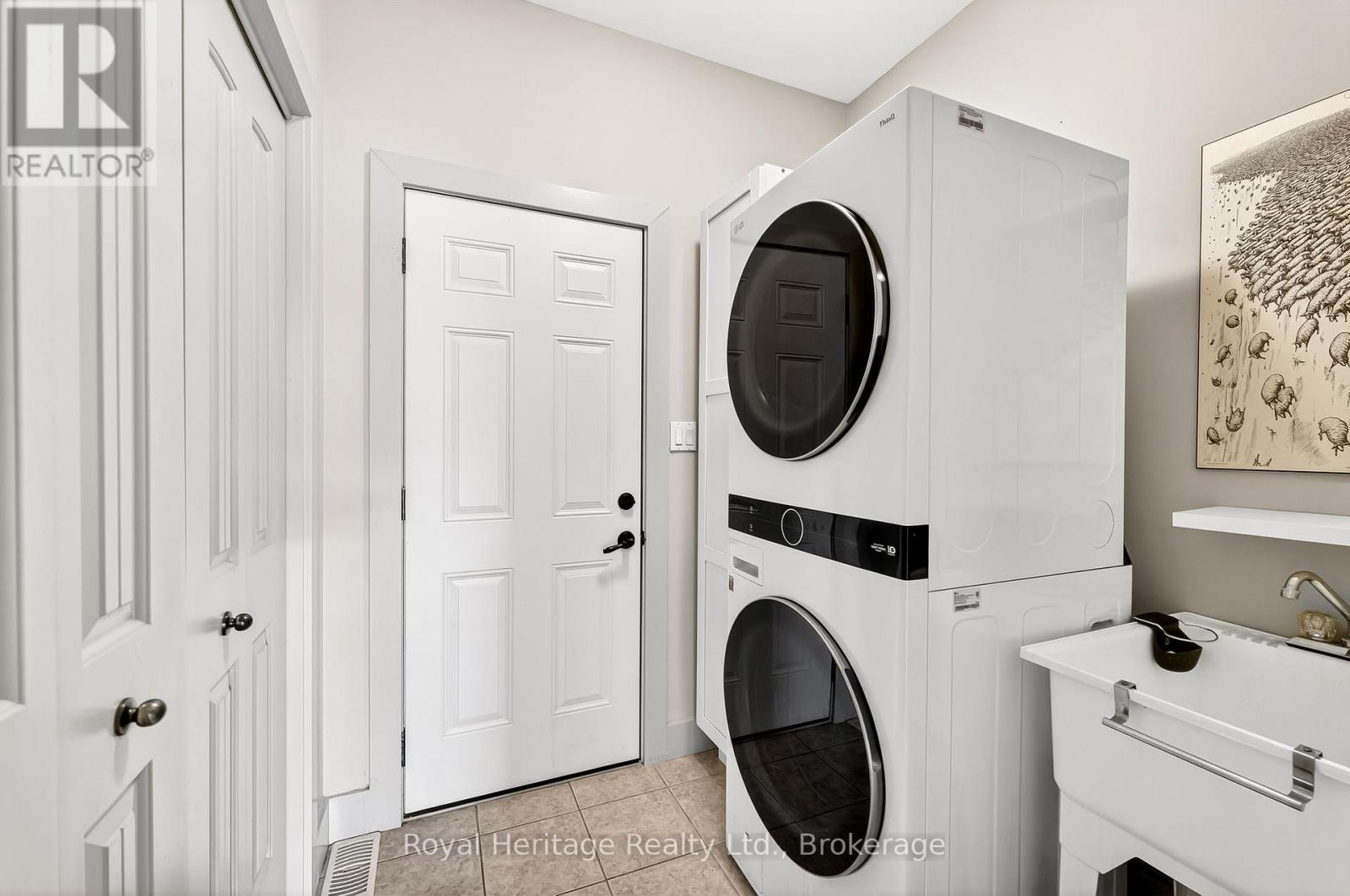 32 Edgewater Drive Property Photo 16