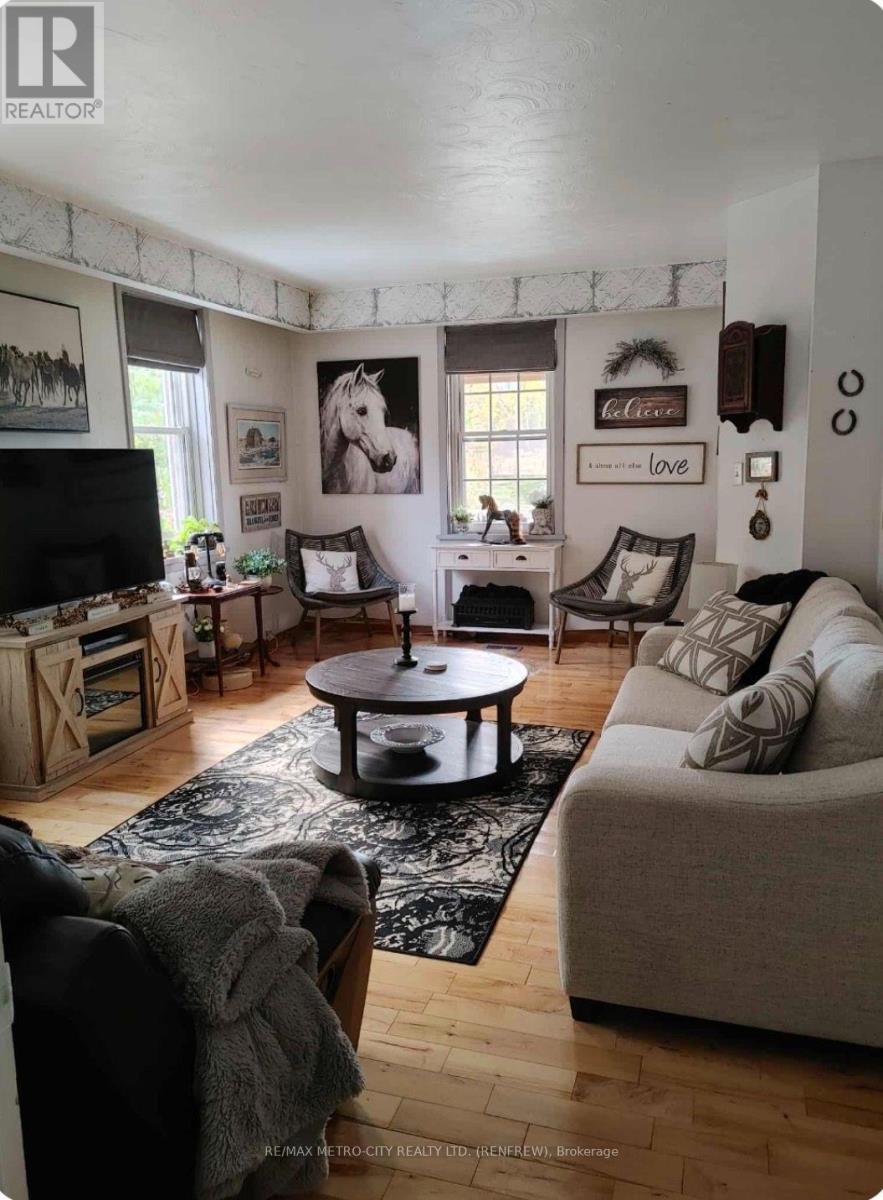 155 Storie Road Property Photo 3