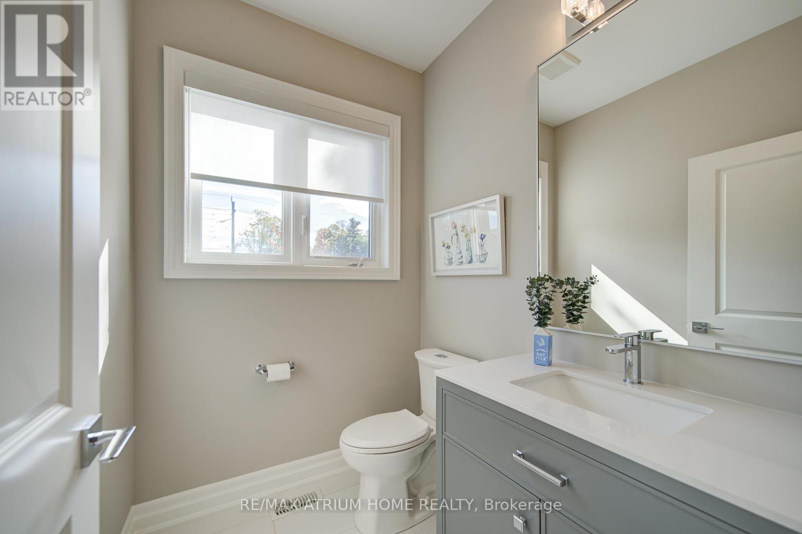 2 - 111 Wilson Street E Property Photo 14
