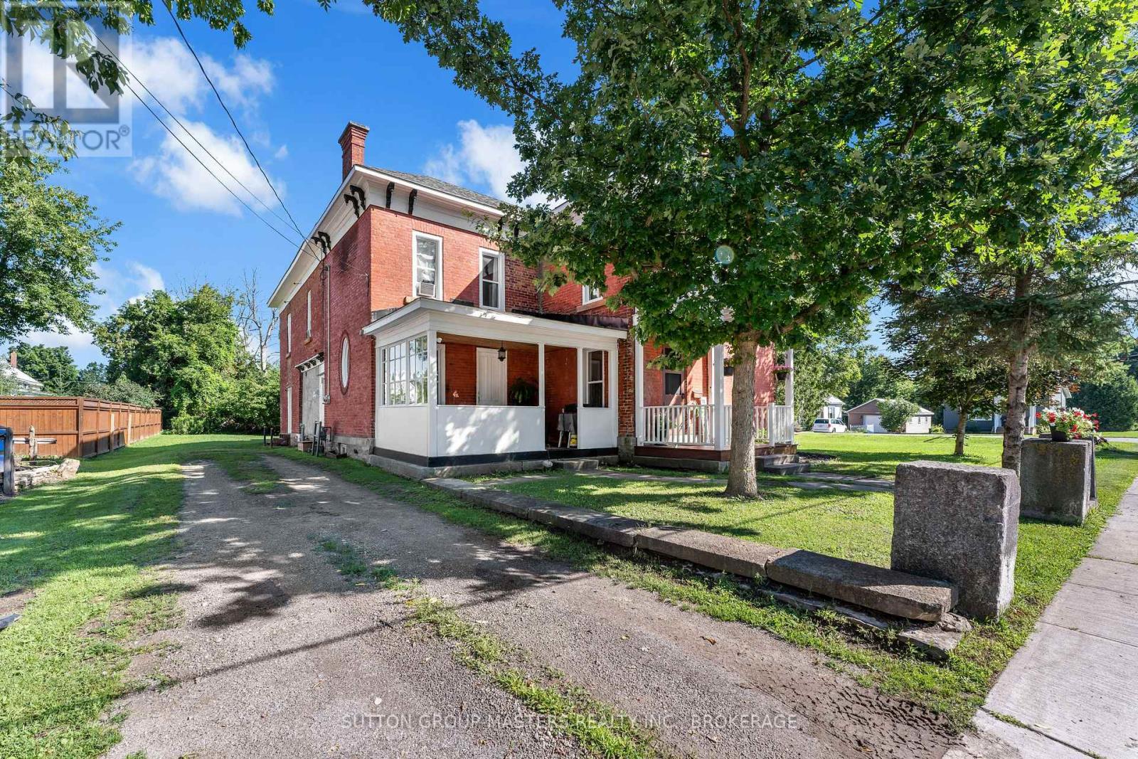 14 Wiltse Street E Property Photo 2