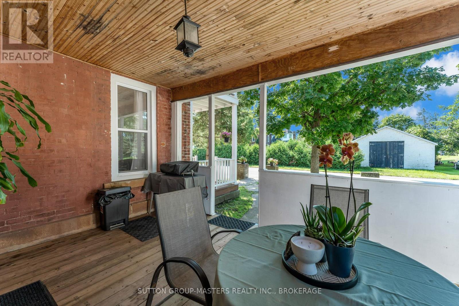 14 Wiltse Street E Property Photo 4