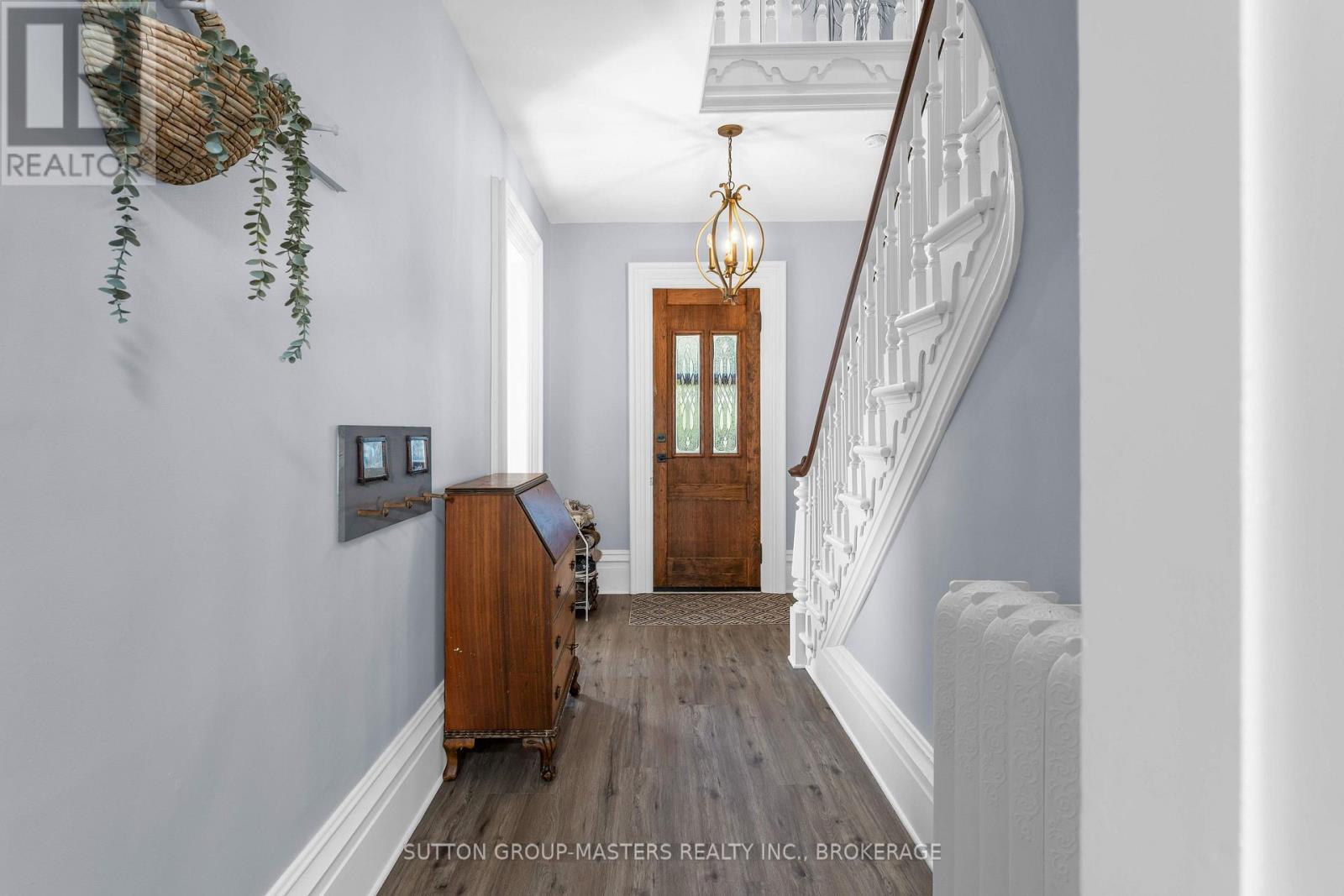 14 Wiltse Street E Property Photo 6