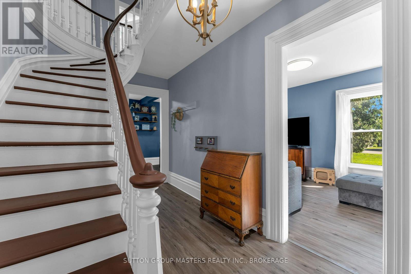 14 Wiltse Street E Property Photo 7