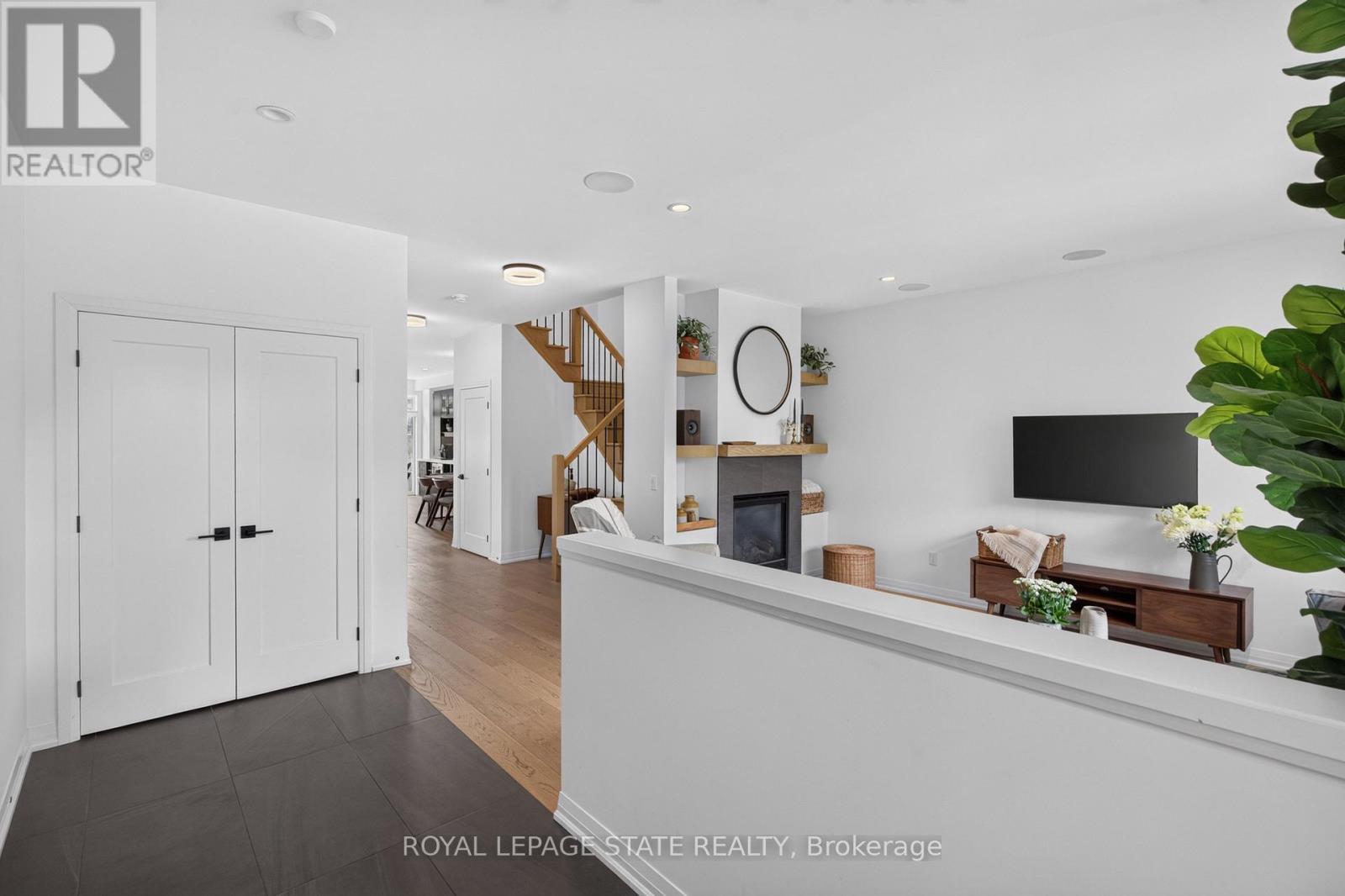 206 Canada Street Property Photo 4