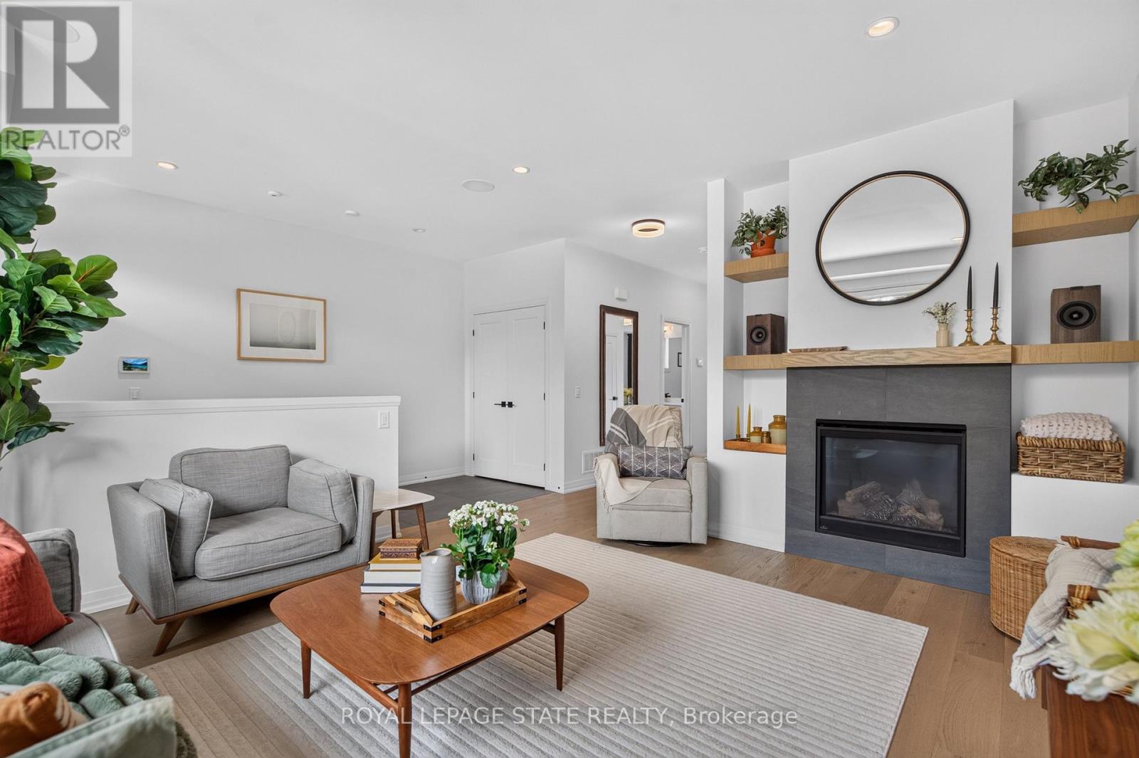 206 Canada Street Property Photo 7