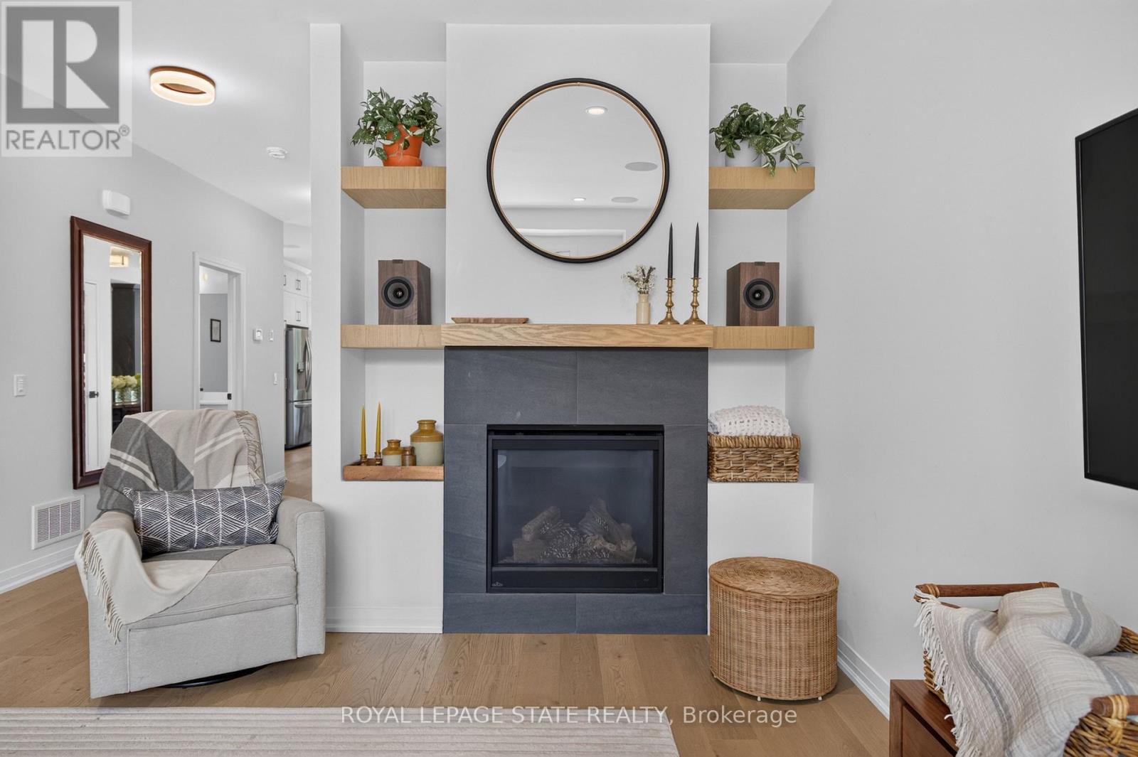 206 Canada Street Property Photo 8