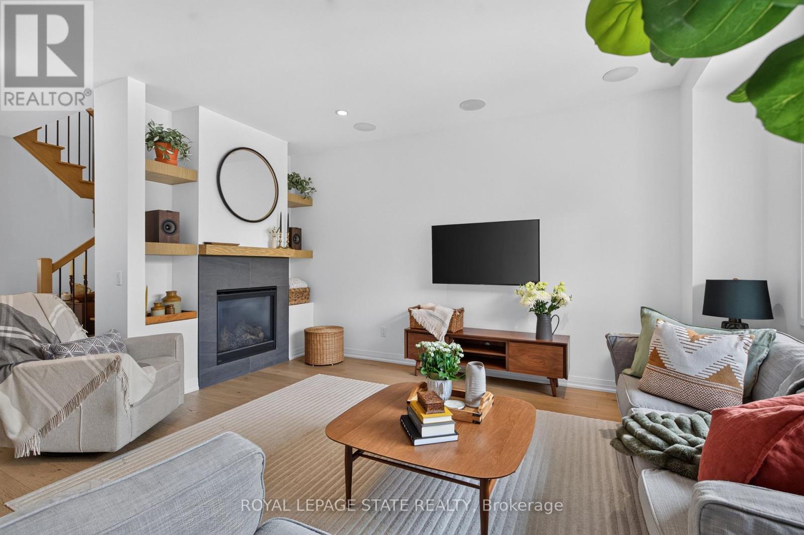 206 Canada Street Property Photo 9