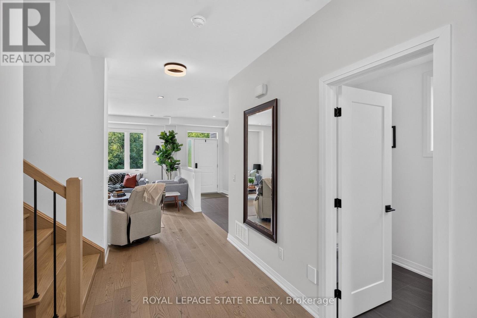 206 Canada Street Property Photo 11