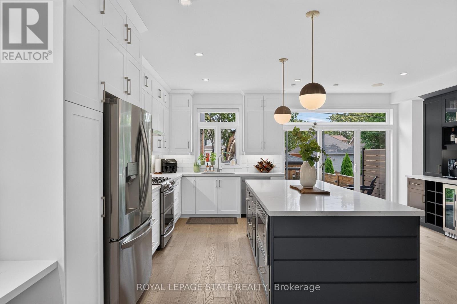 206 Canada Street Property Photo 14