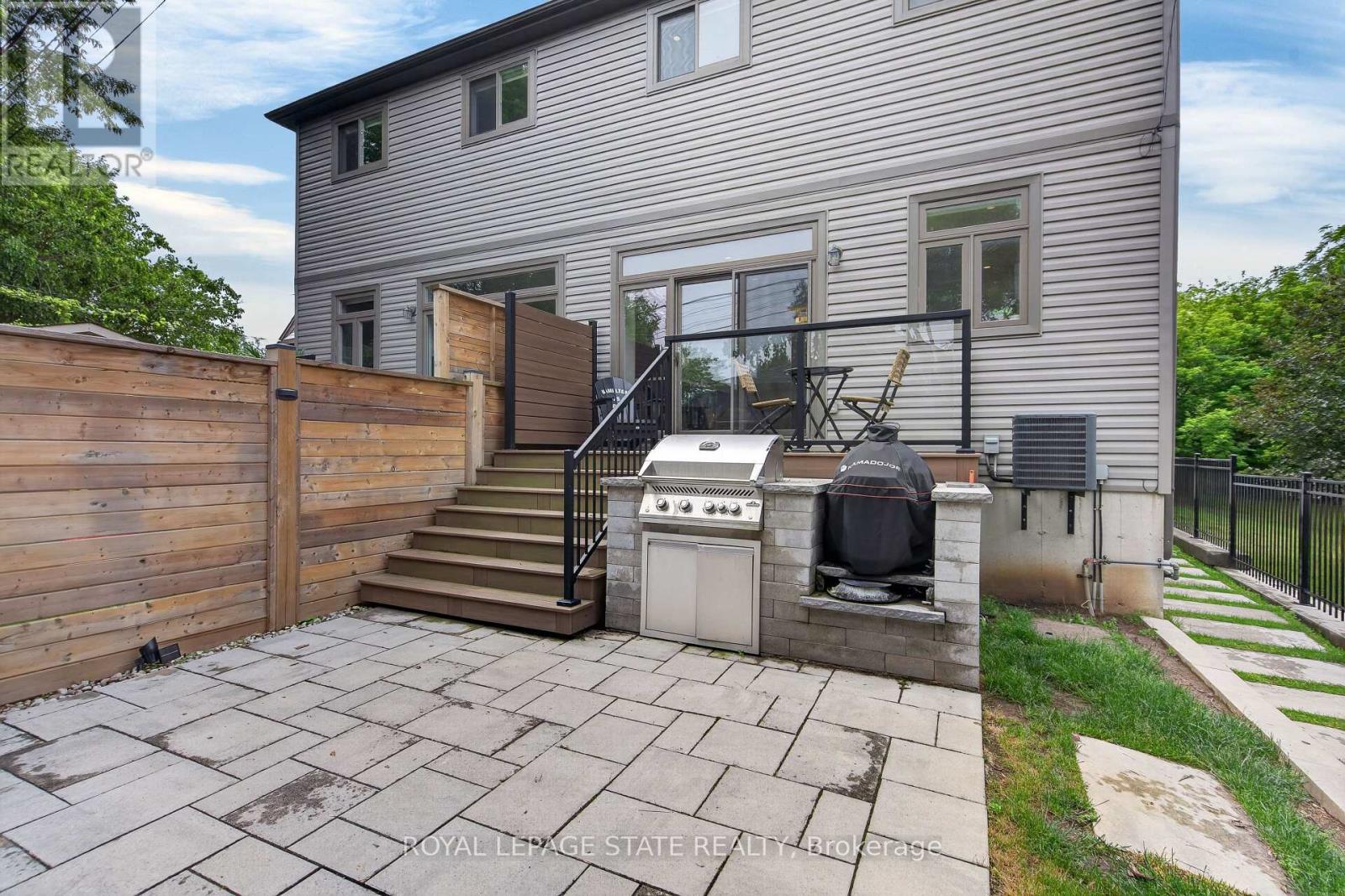 206 Canada Street Property Photo 43