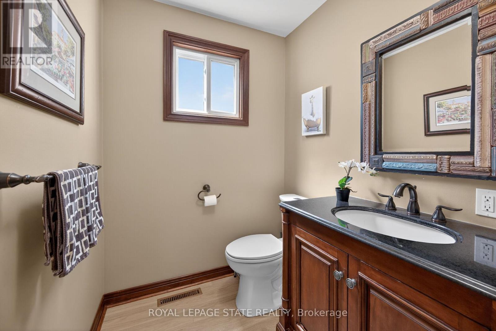 621 Tomahawk Crescent Property Photo 22