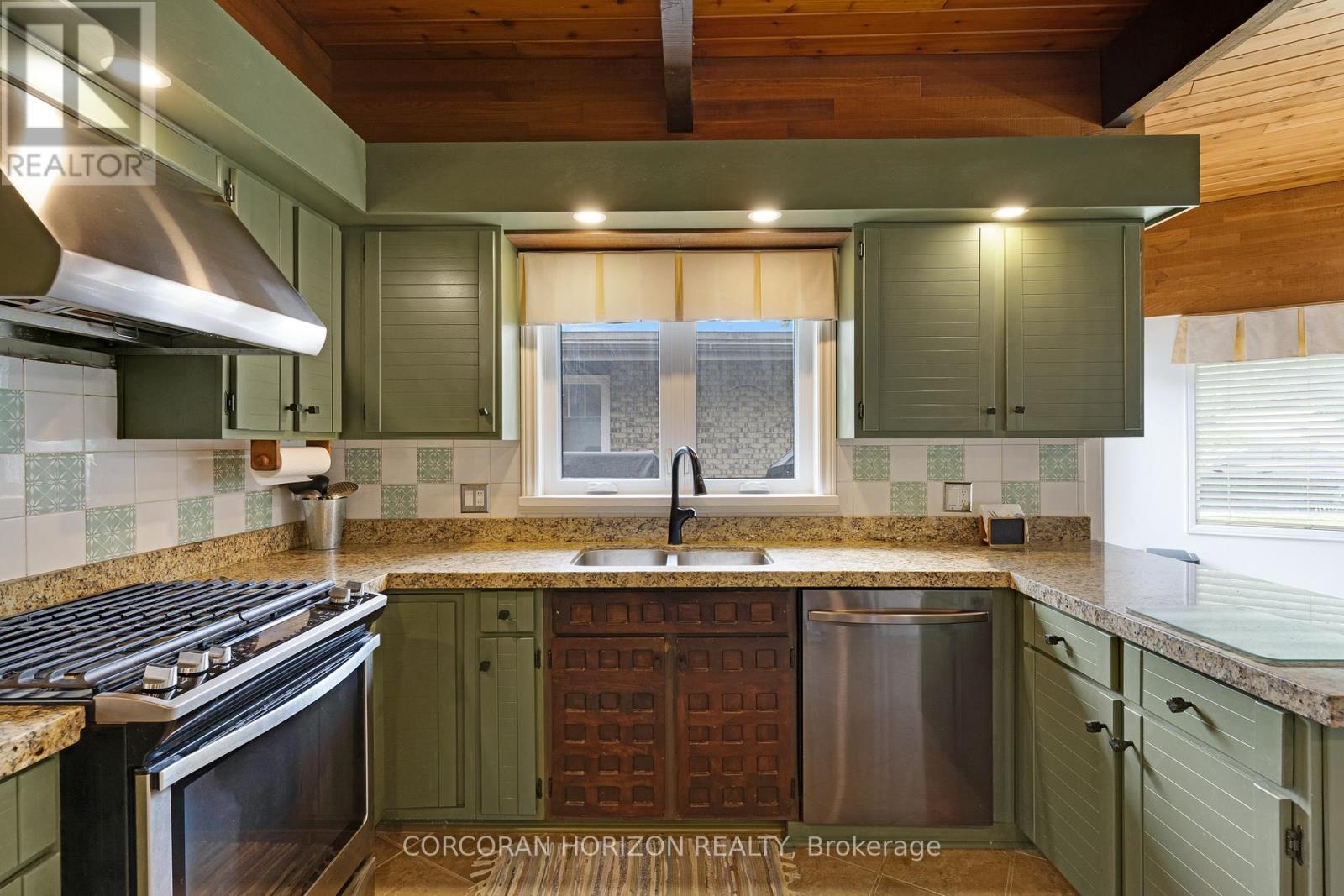 565 Fountain Street S Property Photo 15
