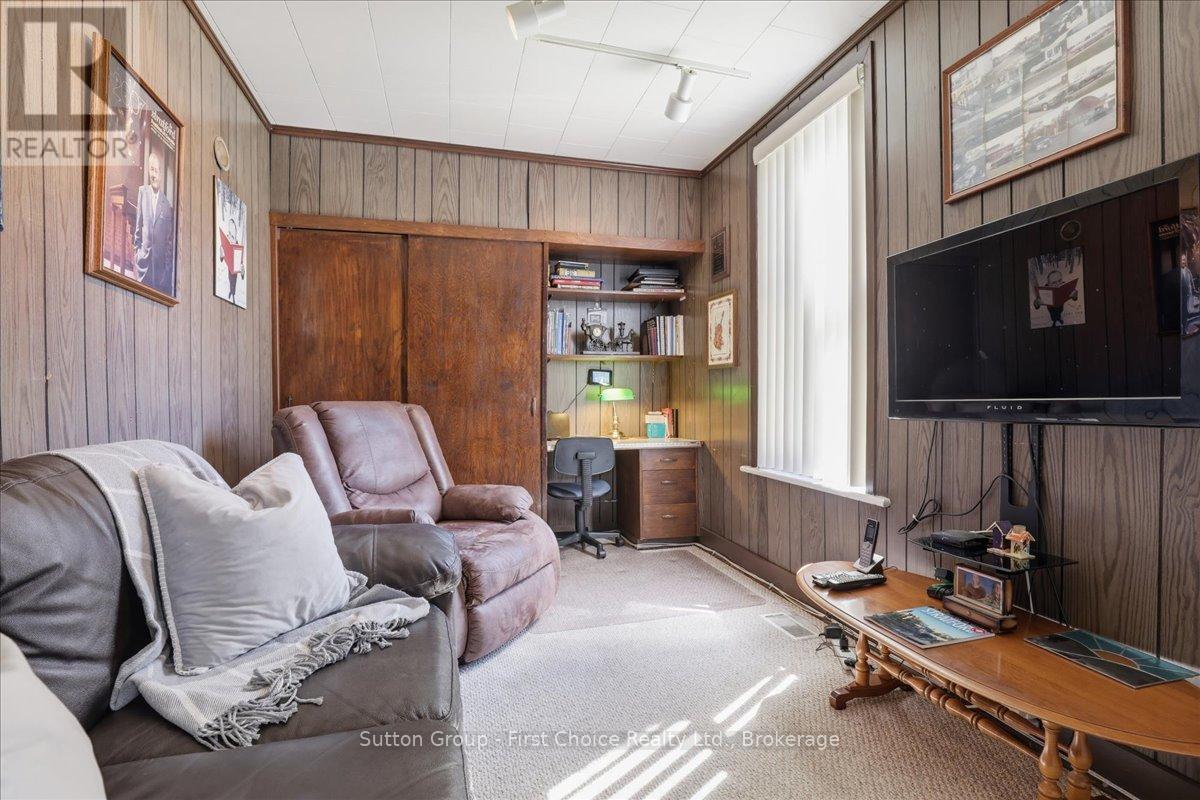 49 Well Street Property Photo 7