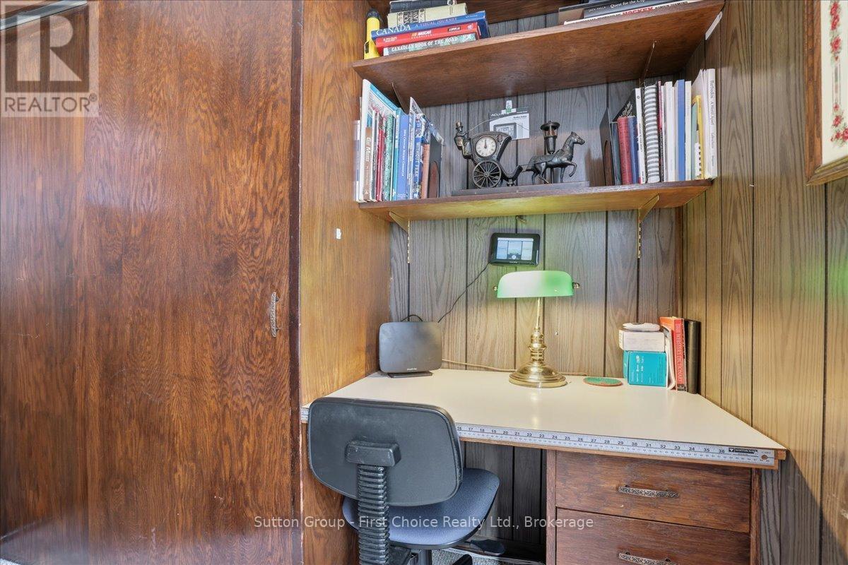 49 Well Street Property Photo 8