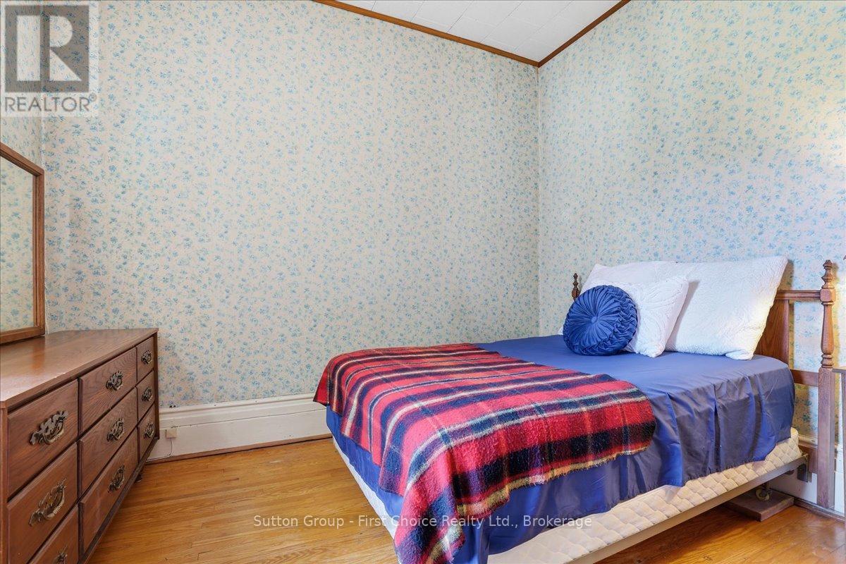 49 Well Street Property Photo 9