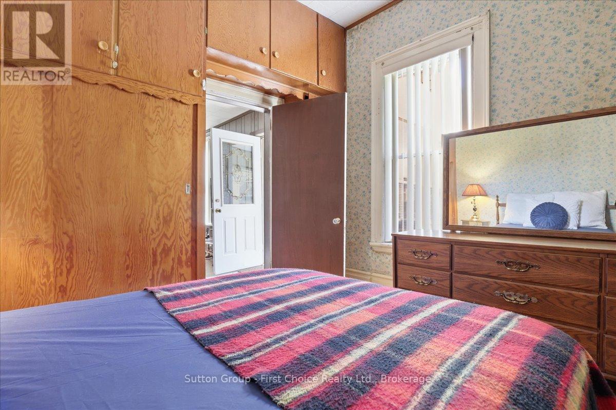 49 Well Street Property Photo 10